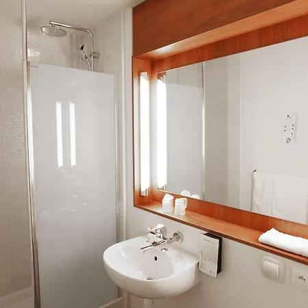 Hotel Campanile Vichy - 3*