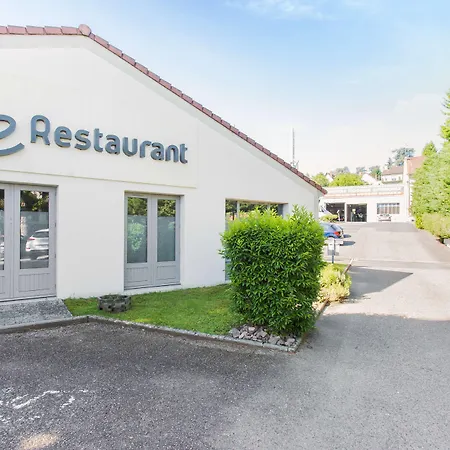 Campanile Vichy - فندق 3*