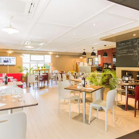 Campanile Vichy - فندق 3*