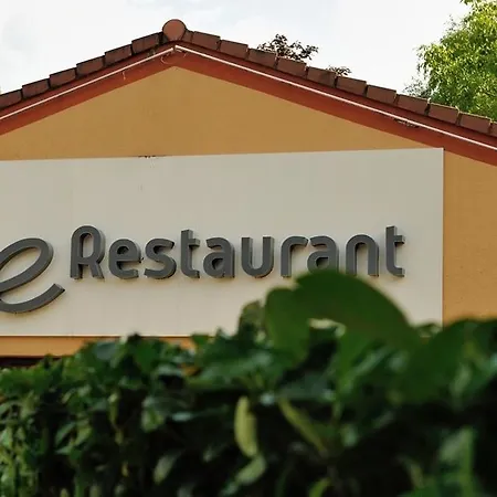 Campanile Vichy - Hotel