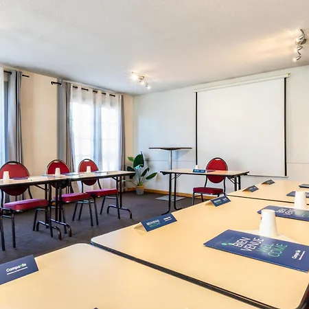 Campanile Vichy - فندق 3*