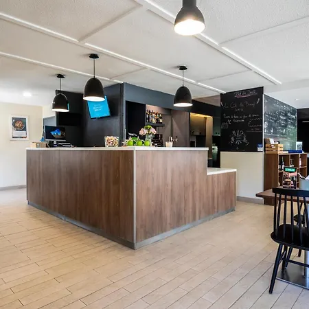 Hotel Campanile Vichy - 3*