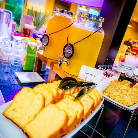 Campanile Vichy - 3*