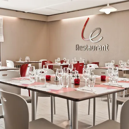 Hotel Campanile Vichy - 3*