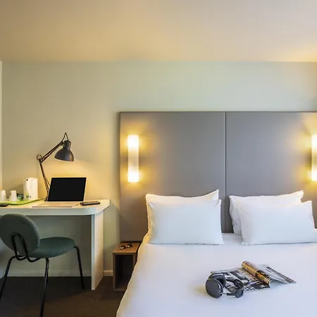Campanile Vichy - فندق 3*